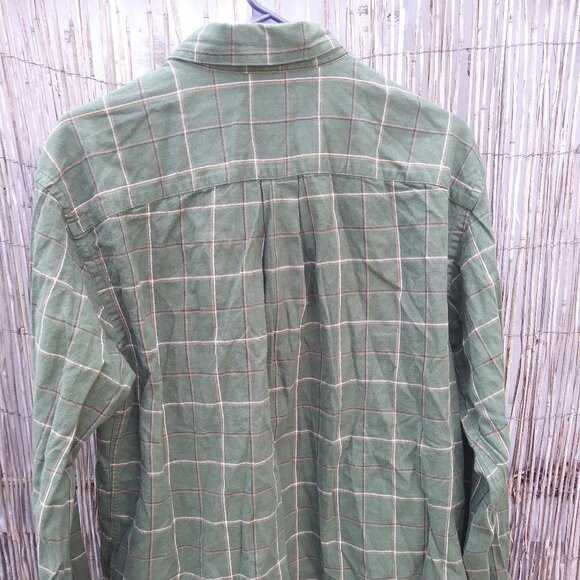 St. John's Bay Flannel Green Plaid Button Up - LG - Picture 9 of 12